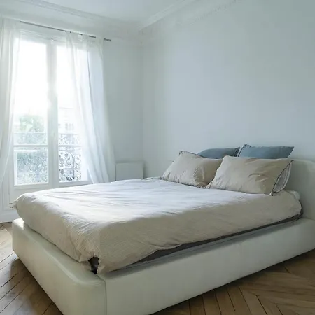 Hostnfly - Splendid Bright Apt, Spacious In Ternes