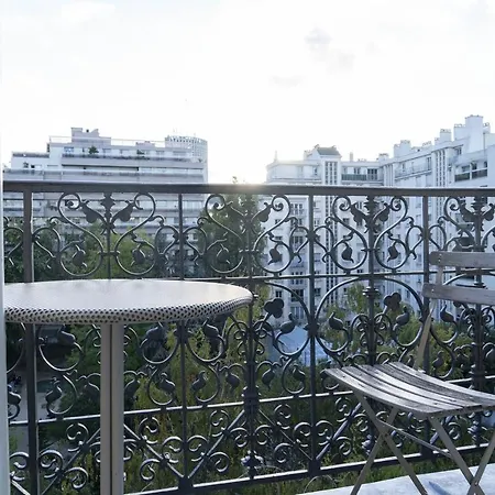 Hostnfly - Splendid Bright Apt, Spacious In Ternes Paris